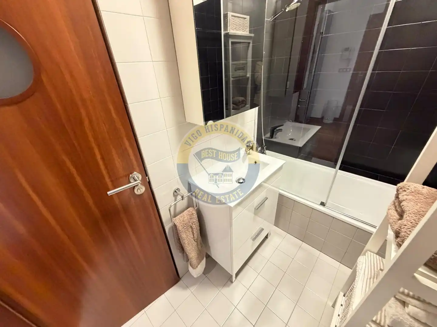 Bathroom of Study for sale in Vigo   with Heating, Parquet flooring and Terrace