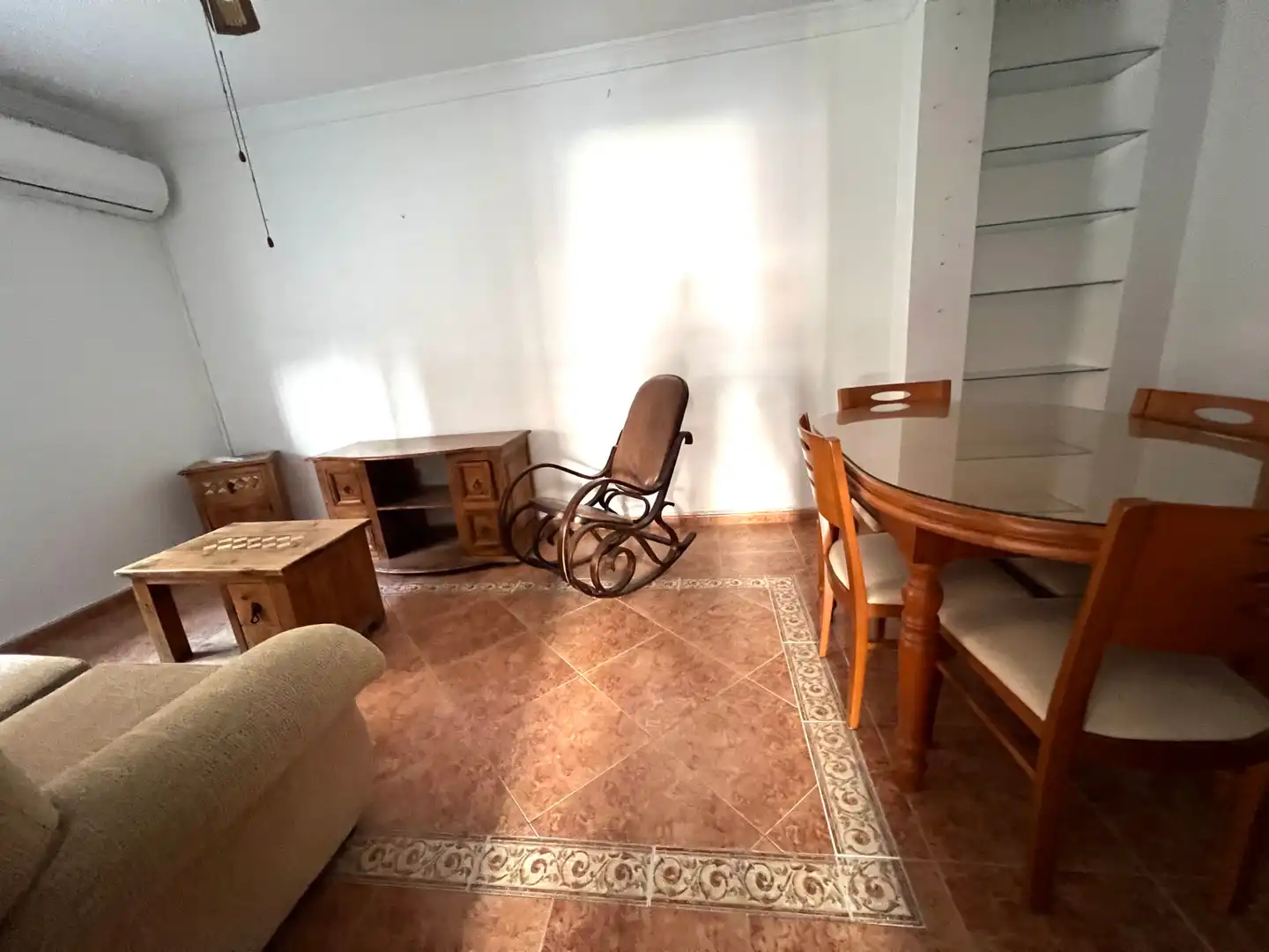 Sala d'estar de Casa o xalet en venda en Rota amb Jardí privat, Traster i Alarma