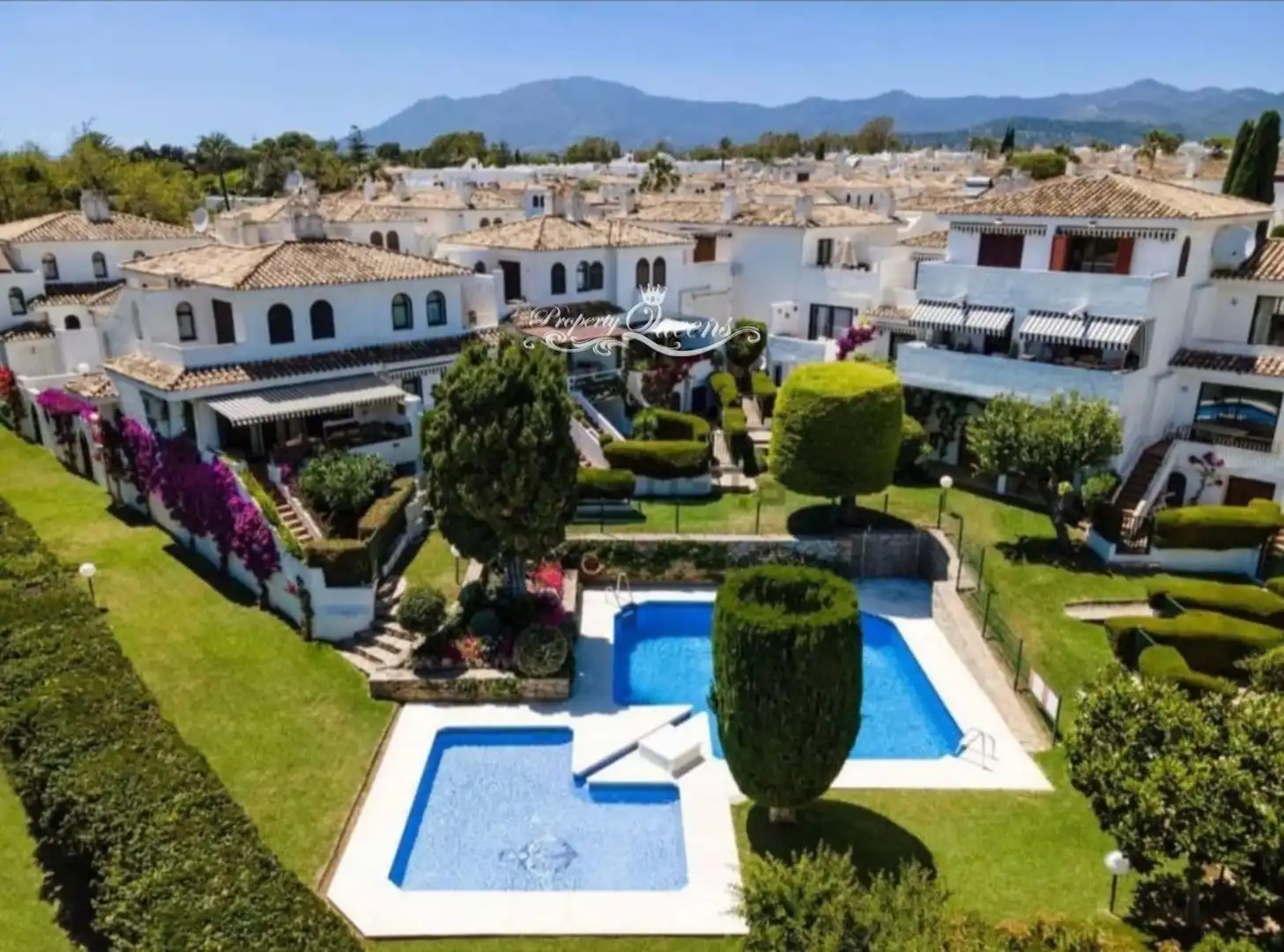 Jardí de Casa adosada de lloguer en Estepona amb Aire condicionat, Terrassa i Piscina