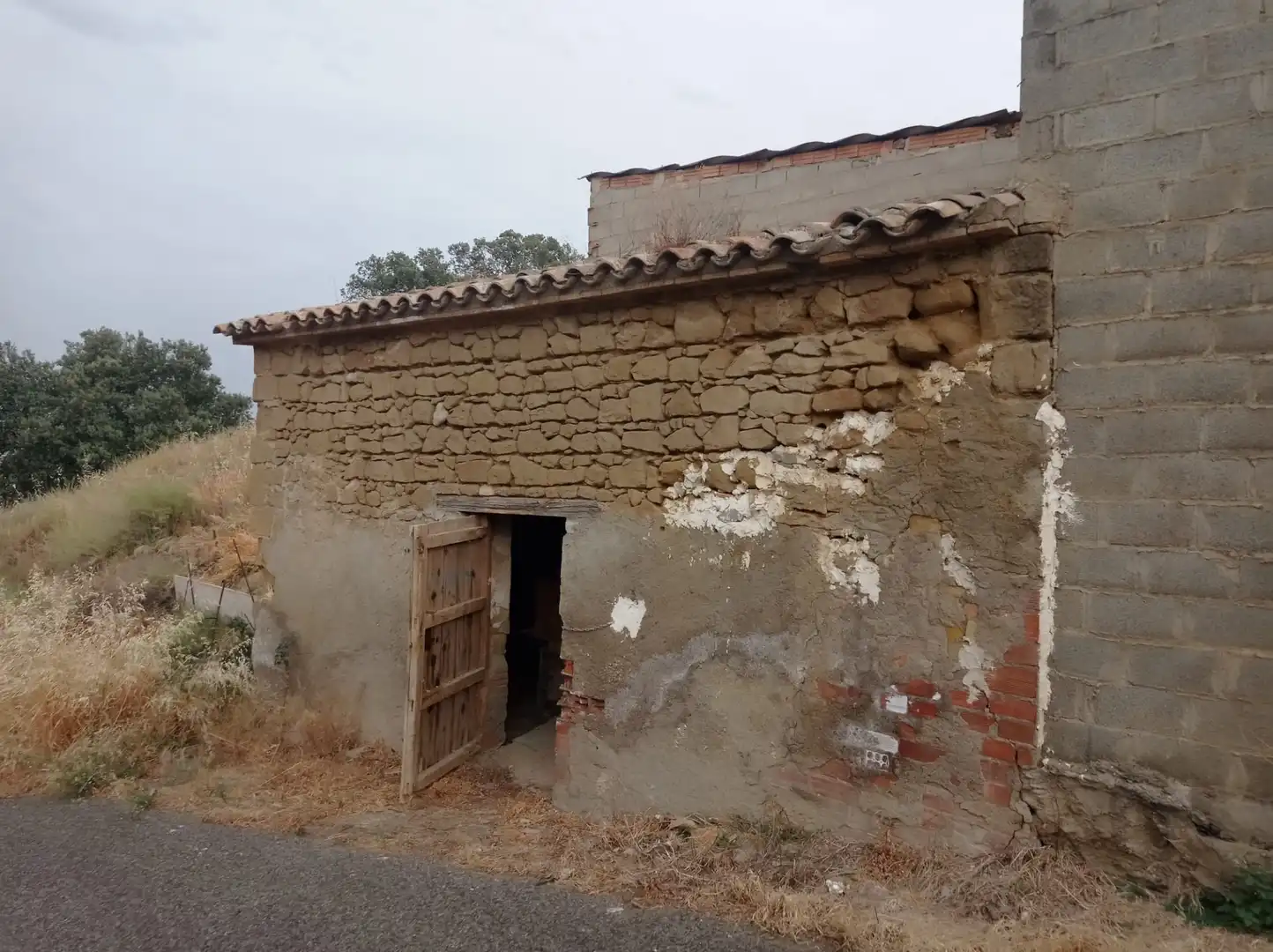 Exterior view of Country homes for sale in Castejón del Puente