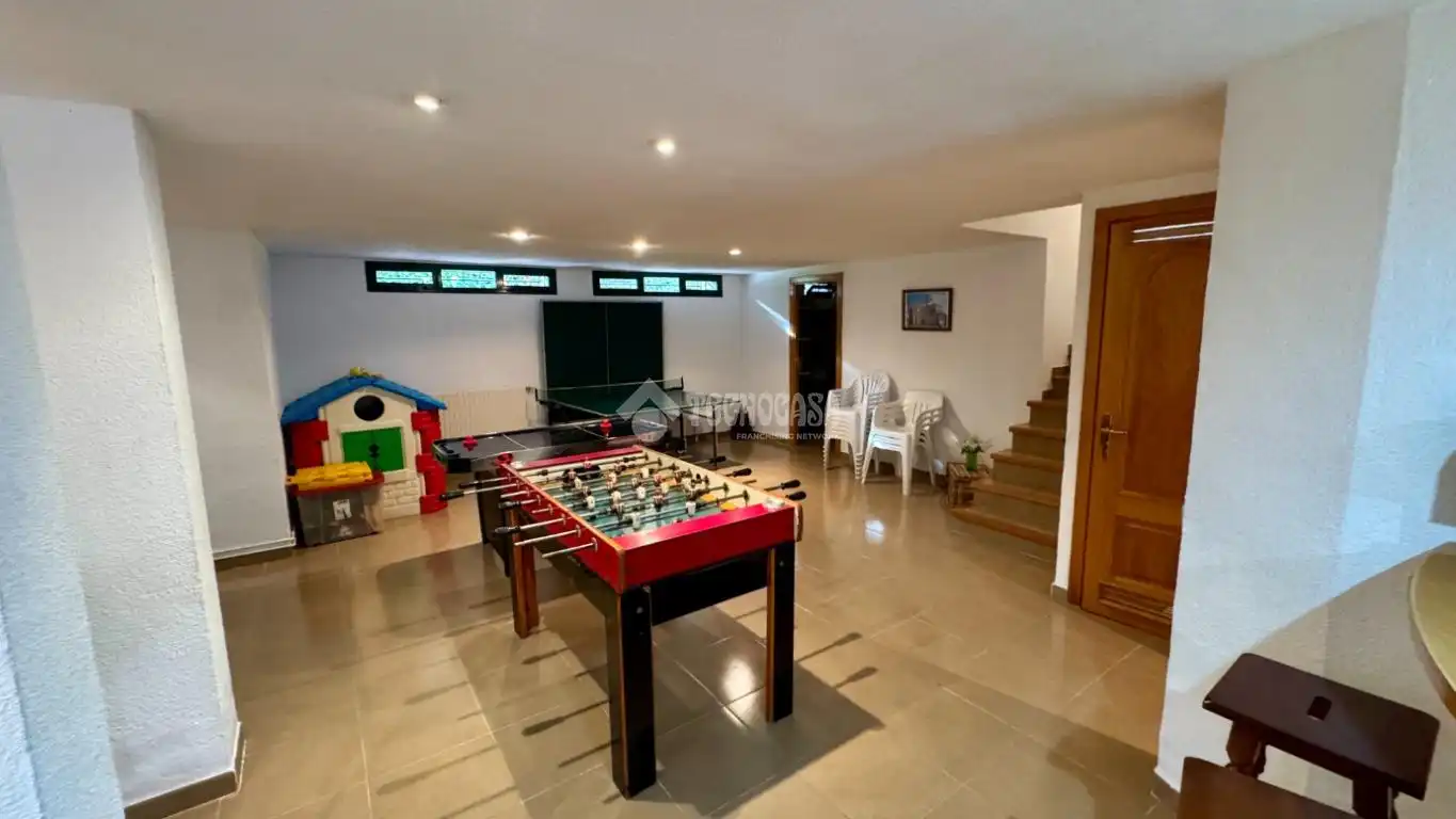 Casa pareada con piscina en venta en Iglesia - Estación, imagen 18