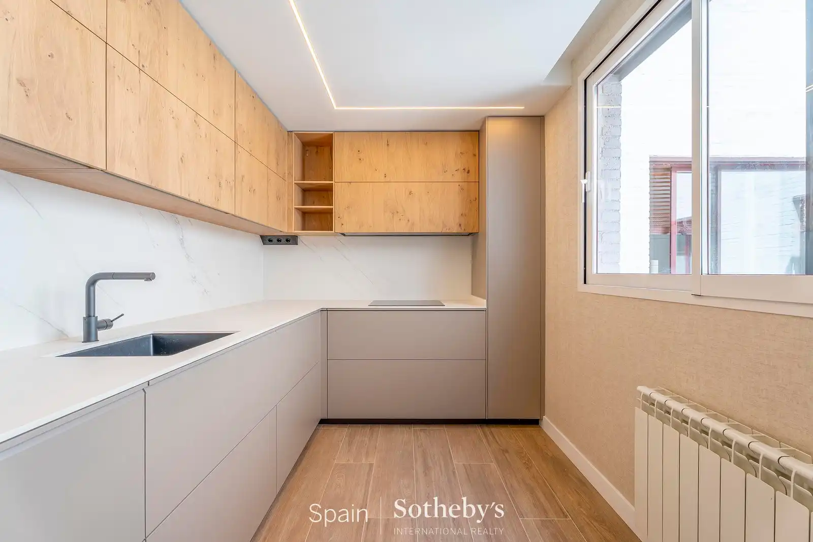 Apartamento con piscina en alquiler en Calle de la Infanta María Teresa, imagen 17