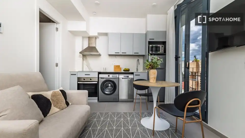 Living room of Flat for rent in Valencia  with Air Conditioner, Heating and Furnished