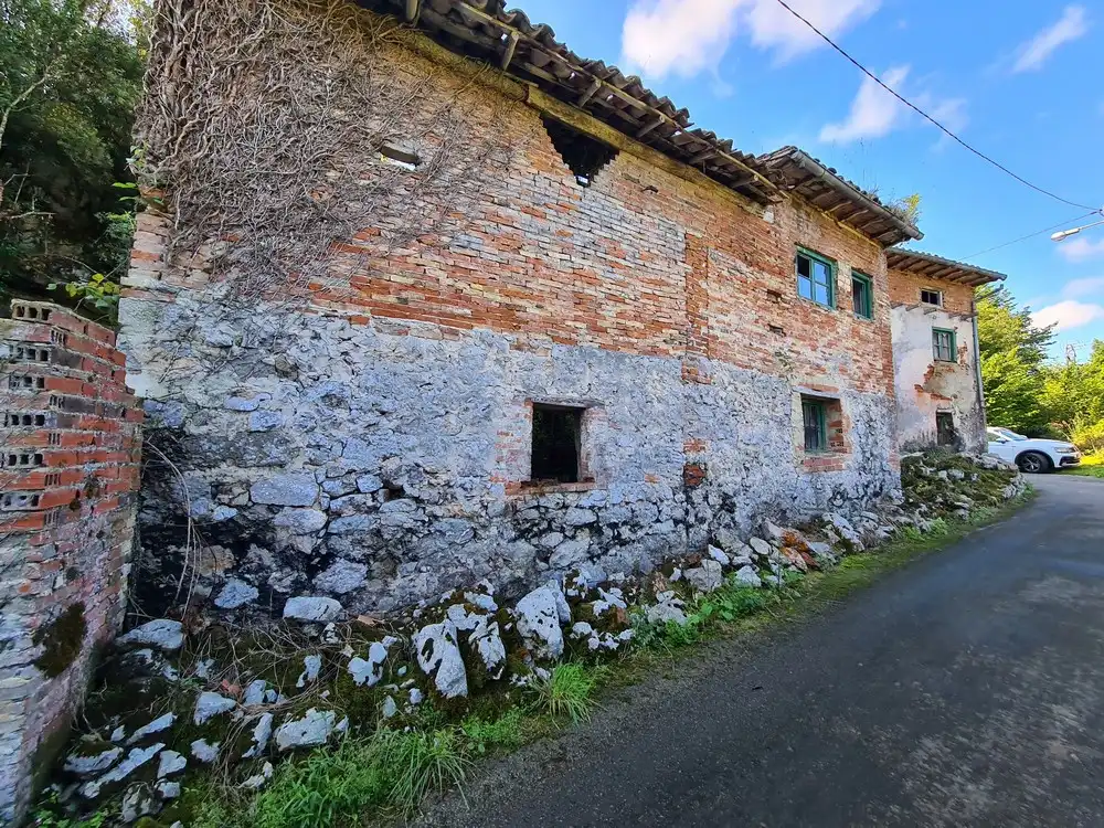 Houses for sale in Balmori, Posada - Barro