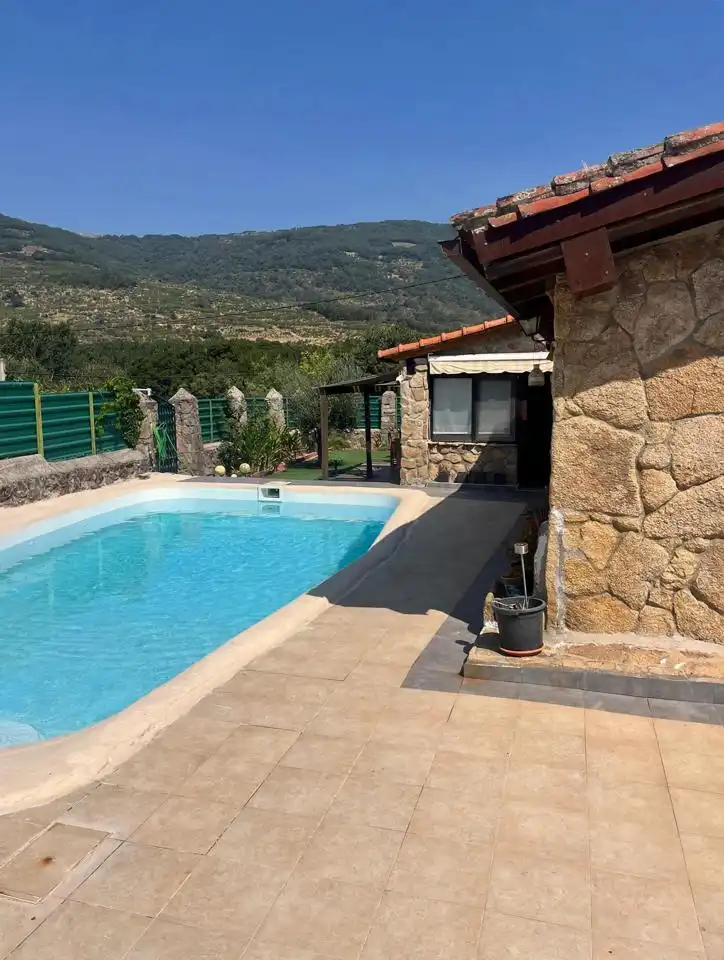 Piscina de Finca rústica en venta en Cabrero con Jardín privado y Piscina