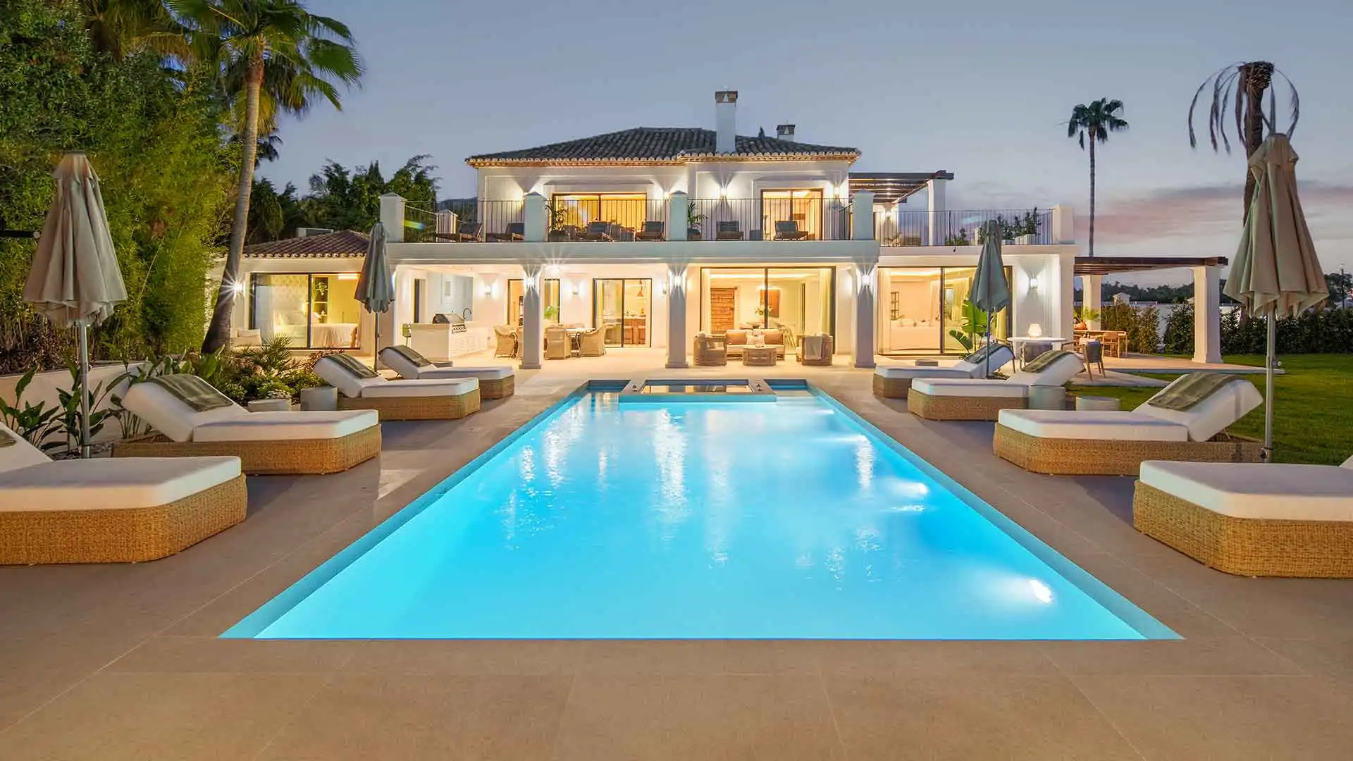 Casa con piscina in vendita a Nueva Andalucía