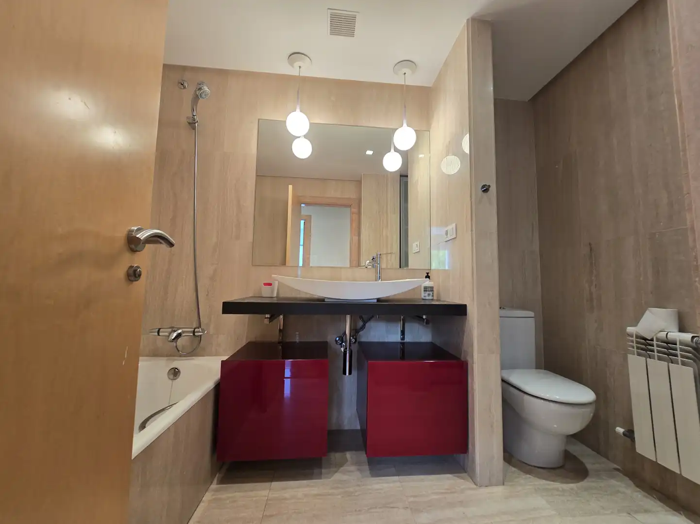 Bathroom of Flat for sale in  Logroño  with Air Conditioner, Heating and Storage room