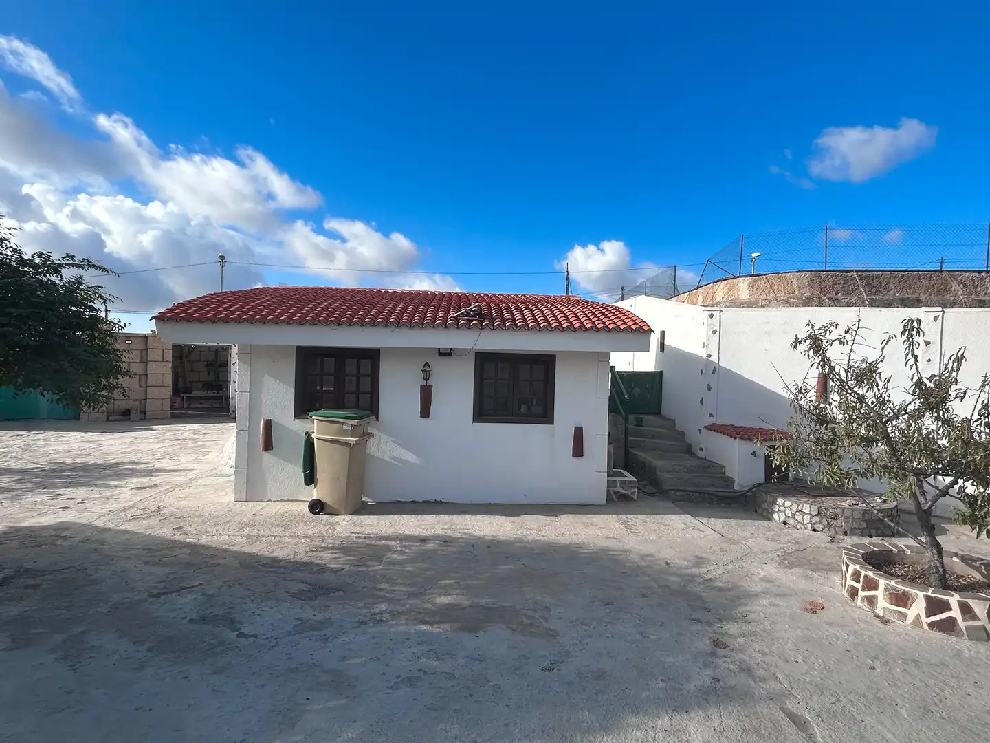 Vista exterior de Casa o xalet en venda en Granadilla de Abona amb Terrassa, Traster i Rentadora
