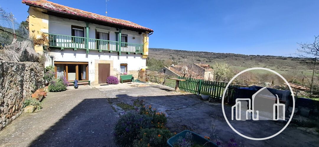 Exterior view of Houses for sale in Villarcayo de Merindad de Castilla la Vieja  with Heating, Private garden and Terrace