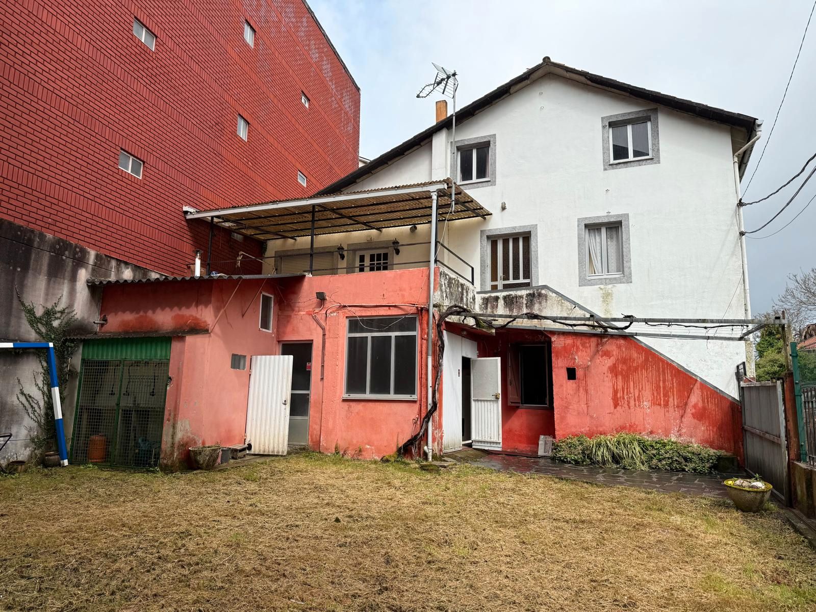 Exterior view of House or chalet for sale in Narón  with Furnished
