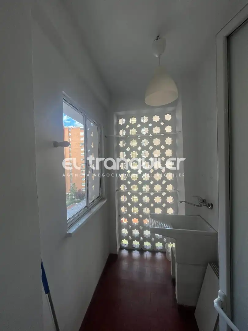 Balcony of Flat for rent in Madrid  with Parquet flooring, Terrace and Washing machine
