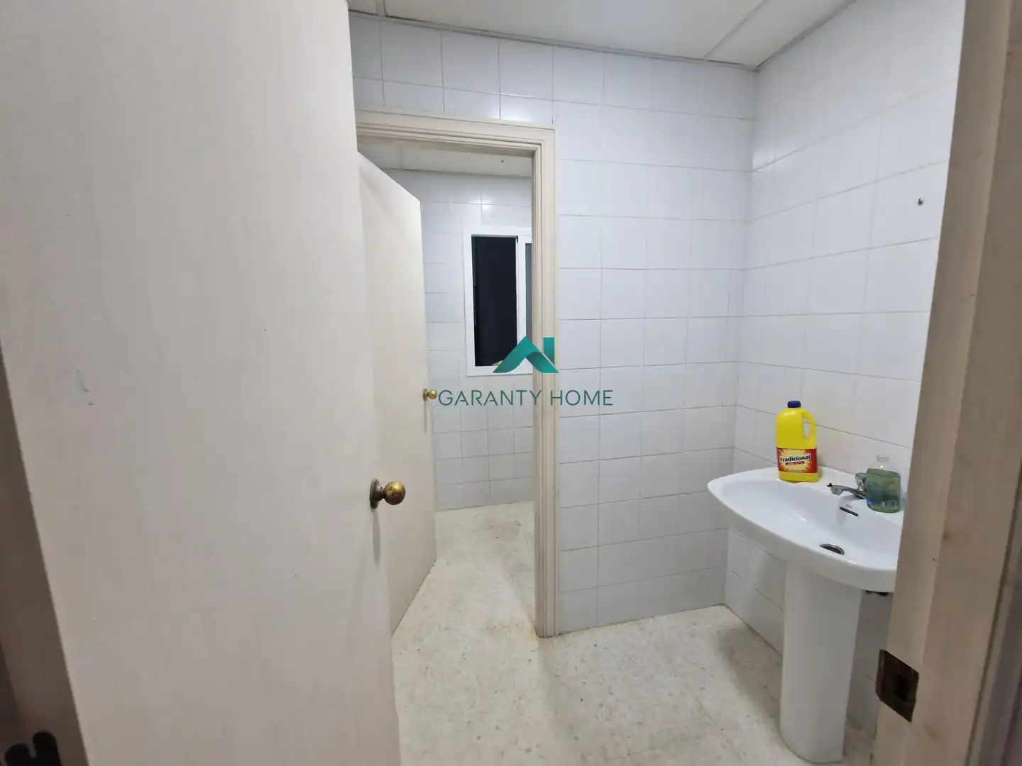 Bathroom of Office for rent in Jerez de la Frontera