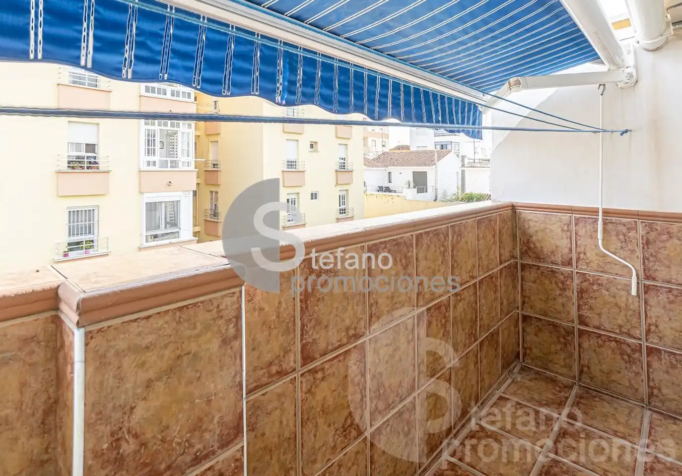 Vista exterior de Casa adosada en venda en Málaga amb Aire condicionat, Terrassa i Traster