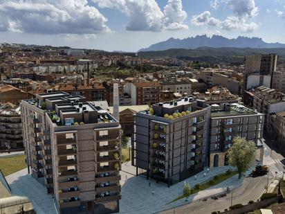 Vista exterior de Pis en venda en Manresa amb Aire condicionat, Terrassa i Balcó
