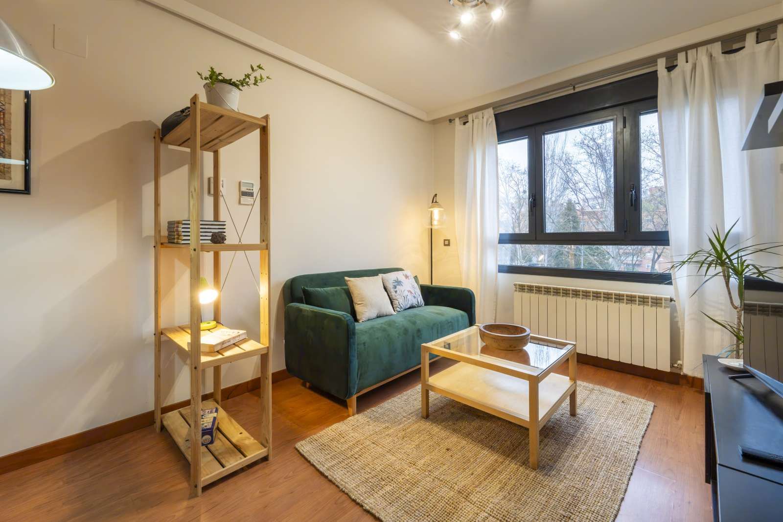 Living room of Apartment to share in  Madrid Capital  with Air Conditioner and Terrace