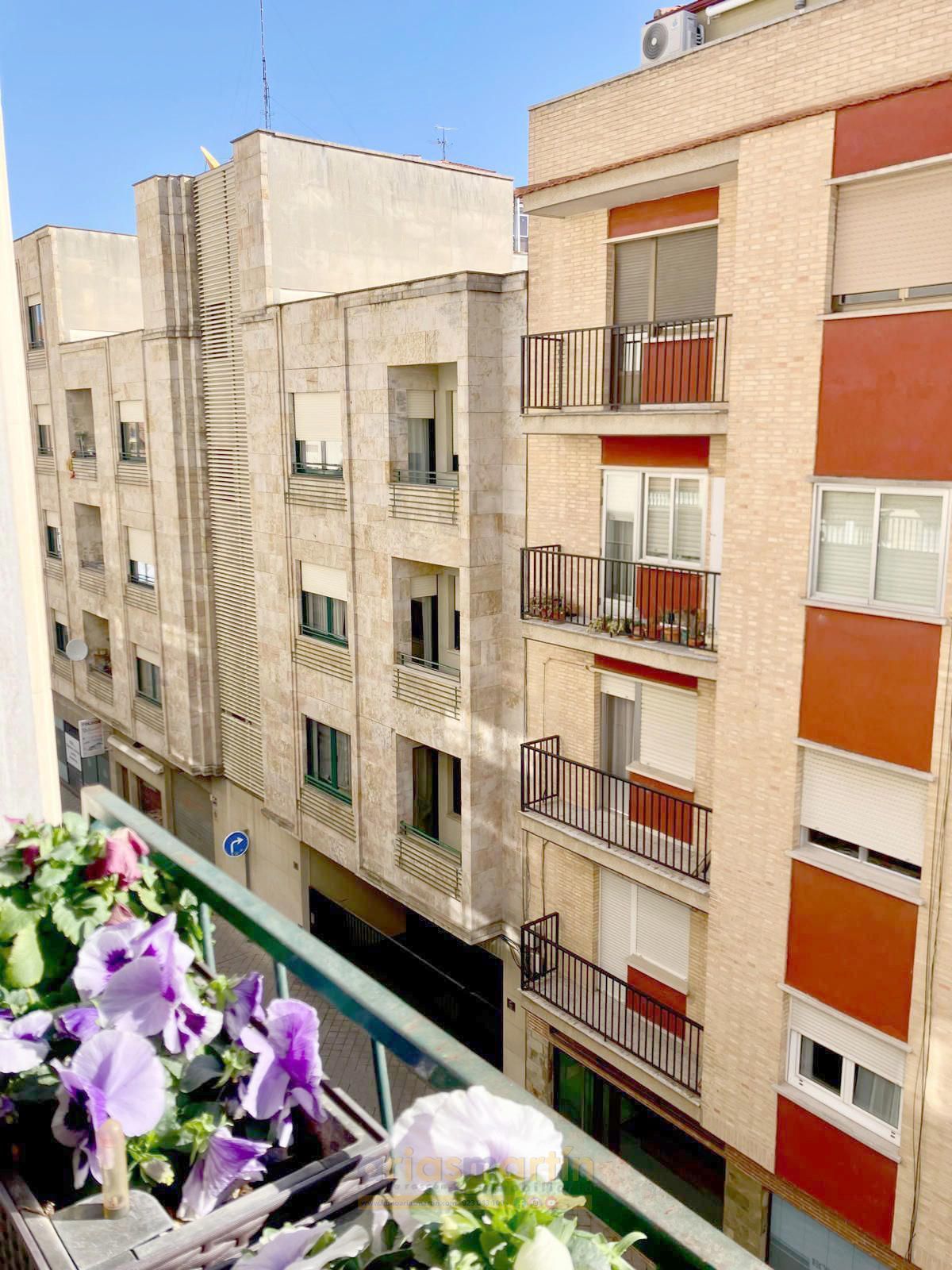 Terrassa de Pis de lloguer en Salamanca Capital amb Calefacció, Terrassa i Moblat
