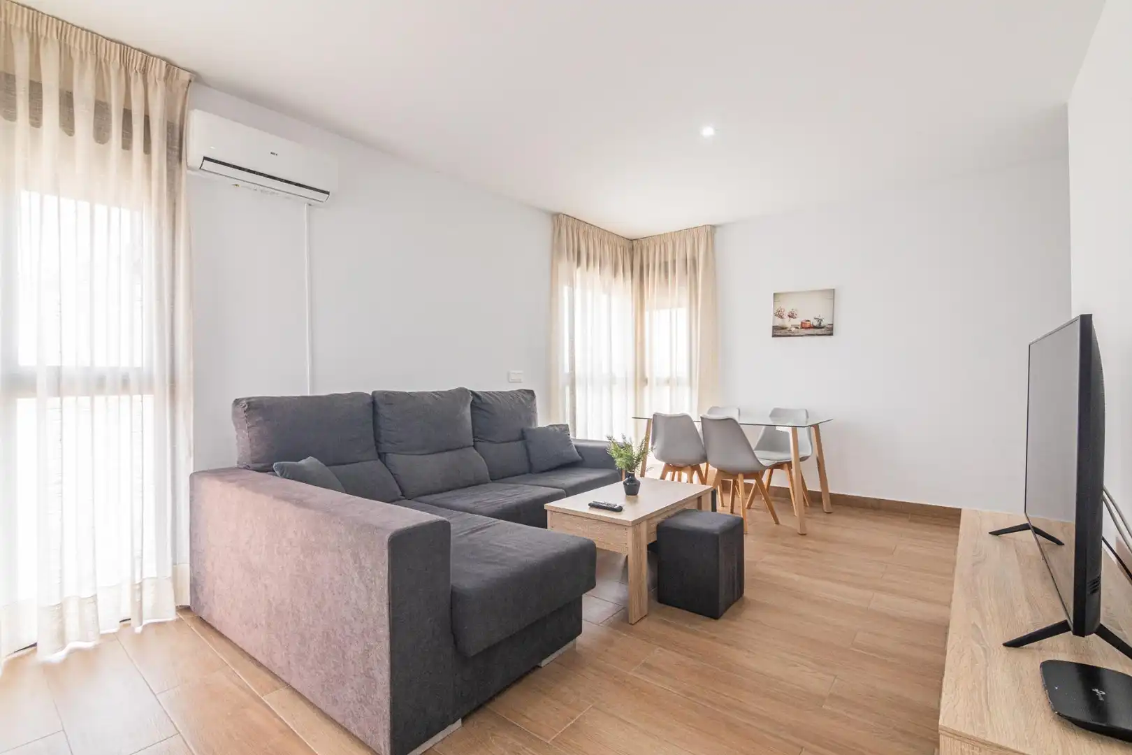 Living room of Flat for sale in Elche / Elx  with Air Conditioner, Terrace and Furnished