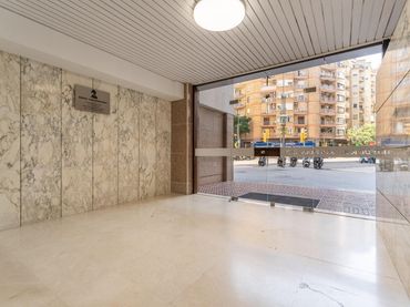 Pis amb jardí en venda a Calle HIGINI ANGLES