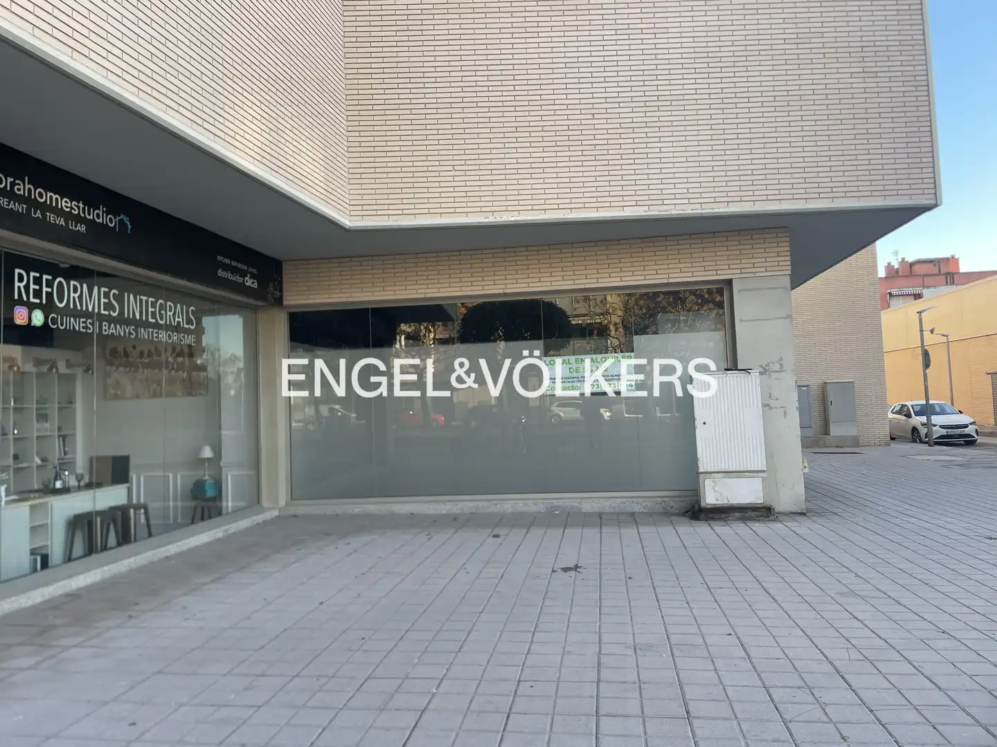 Vista exterior de Local en venta en Sant Joan Despí con Parquet