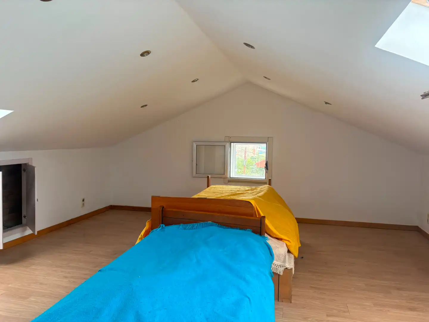 Casa adosada en venda en Vigo  amb Jardí privat, Terrassa i Traster