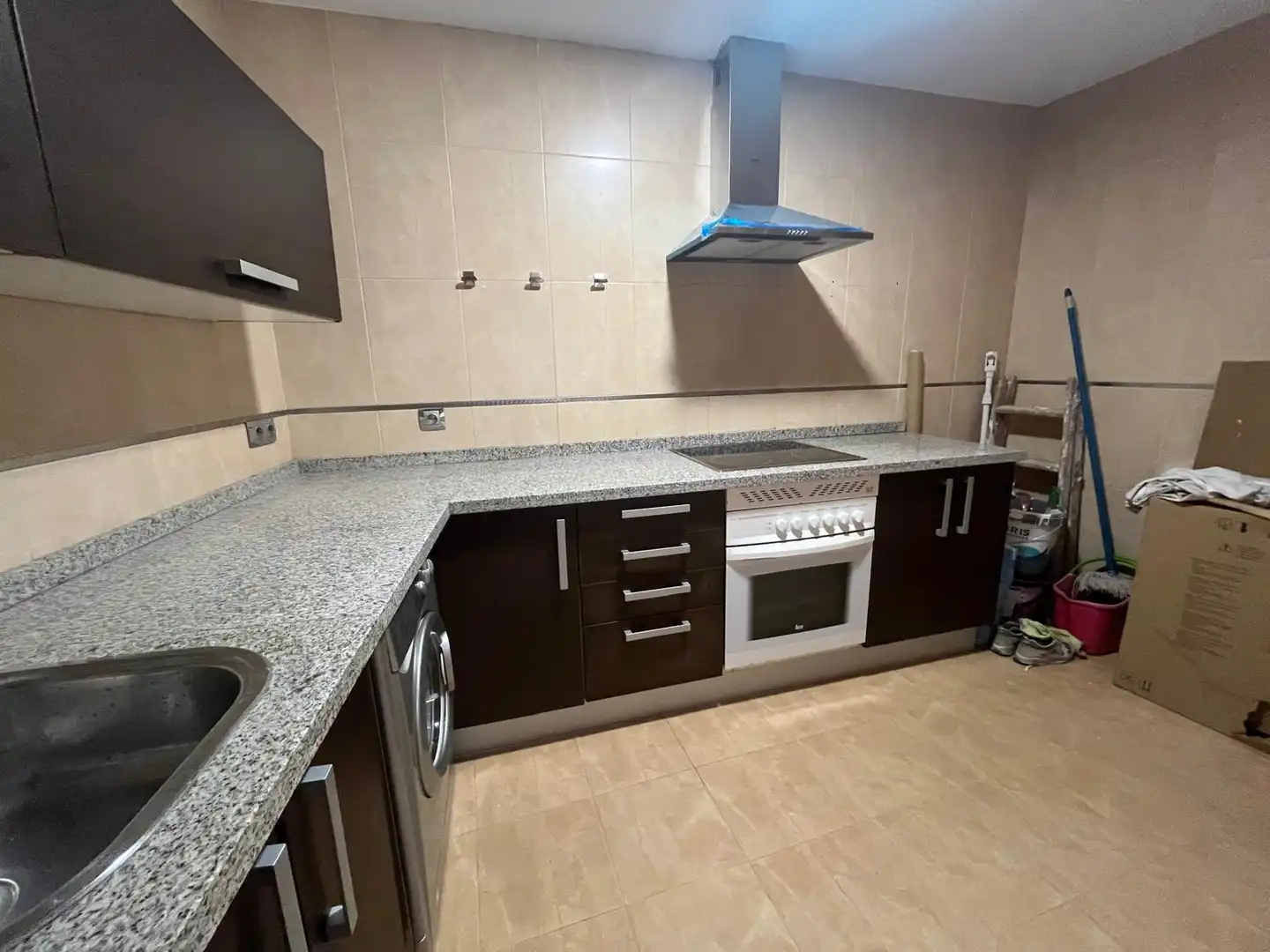 Cuina de Dúplex en venda en Velilla de San Antonio amb Aire condicionat, Calefacció i Forn