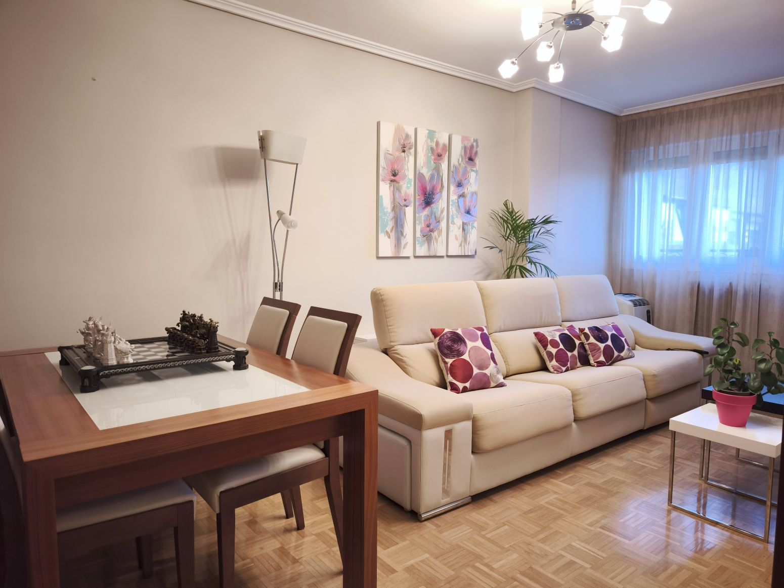 Living room of Flat for sale in  Logroño  with Heating, Parquet flooring and Storage room