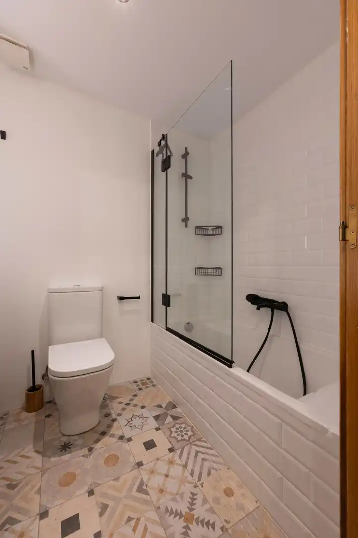 Baño de Planta baja de alquiler en Ordino con Calefacción, Terraza y Trastero