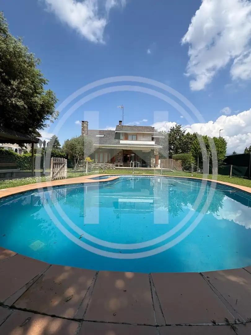 Piscina de Casa o xalet en venda en Cardedeu amb Aire condicionat, Calefacció i Jardí privat
