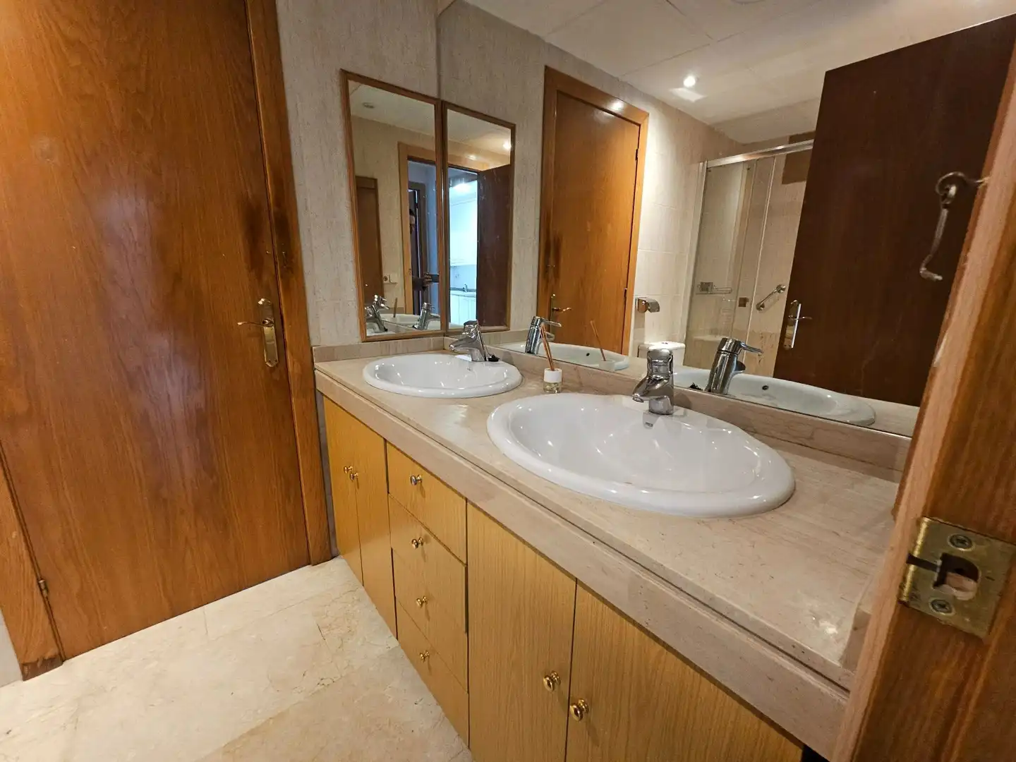 Bathroom of Flat for rent in Barcelona  with Air Conditioner and Furnished