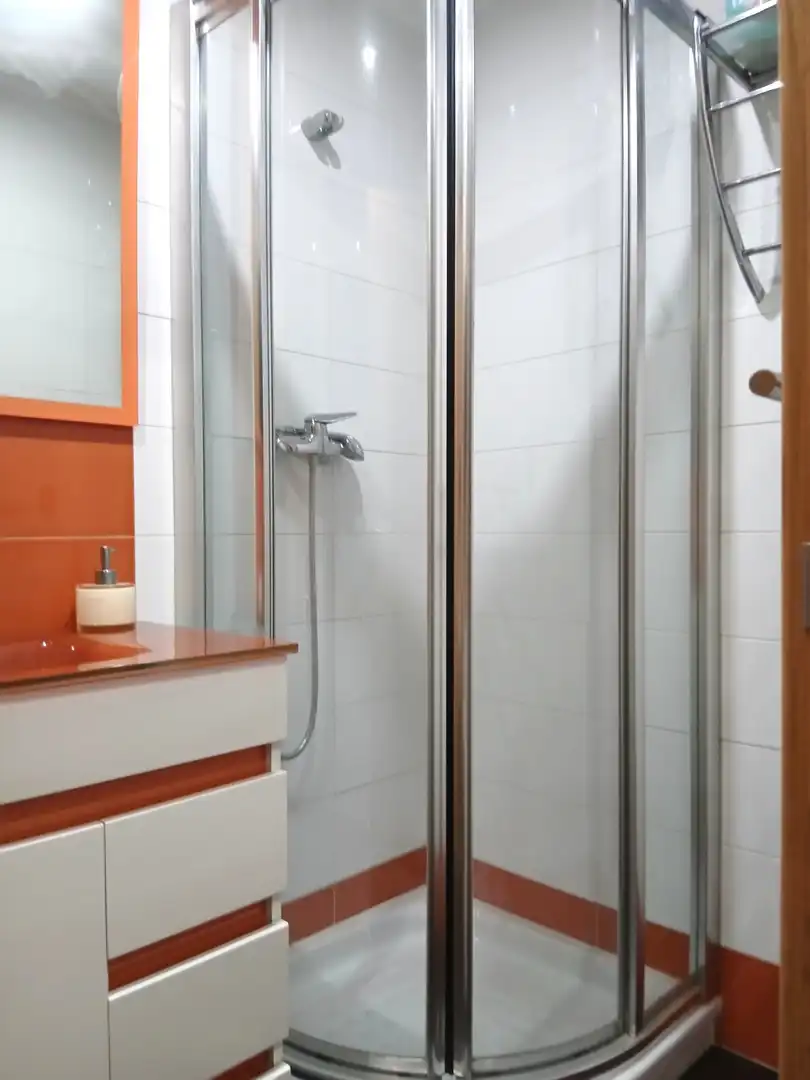 Baño de Piso en venta en Gijón  con Calefacción, Parquet y Trastero