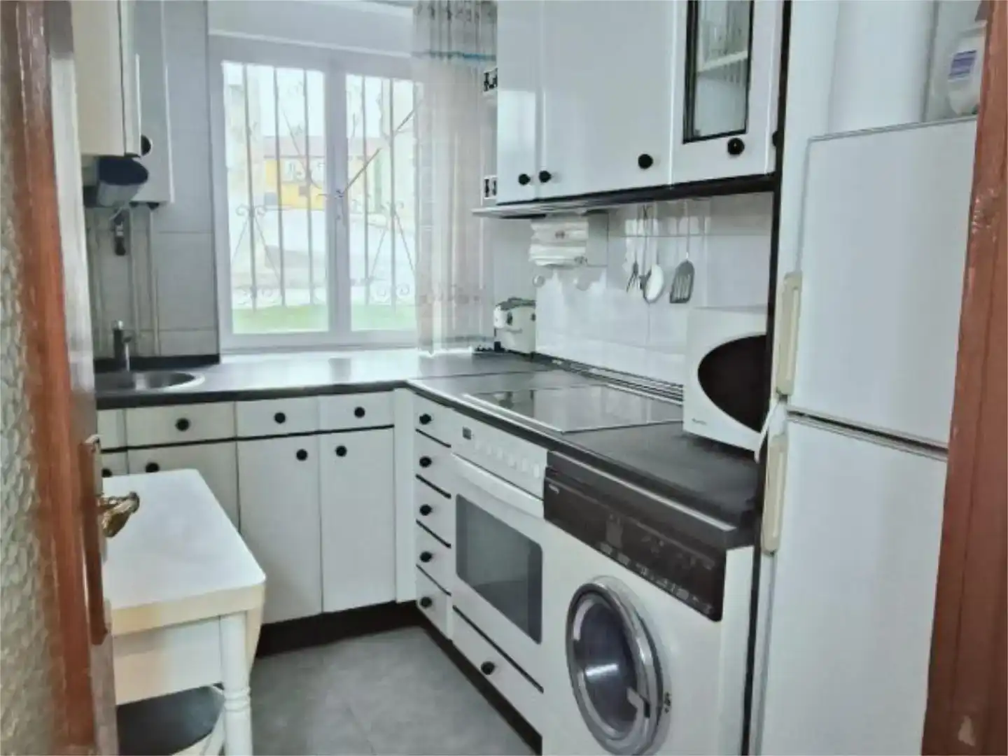 Küche von Wohnung zur Miete in Valdeolea mit Parkett, Abstellraum und Möbliert