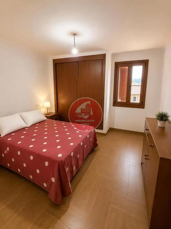 Dormitori de Pis de lloguer en Vilagarcía de Arousa amb Terrassa i Moblat