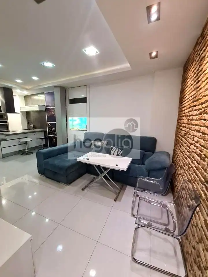 Living room of Flat for rent in  Sevilla Capital  with Air Conditioner and Furnished