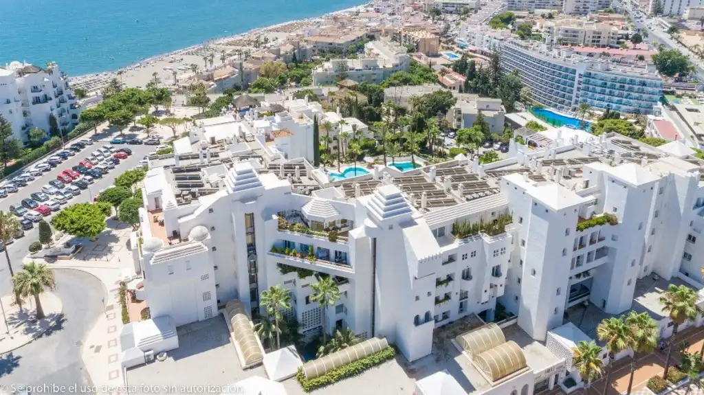 Vista exterior de Dúplex en venda en Torremolinos amb Aire condicionat, Terrassa i Moblat