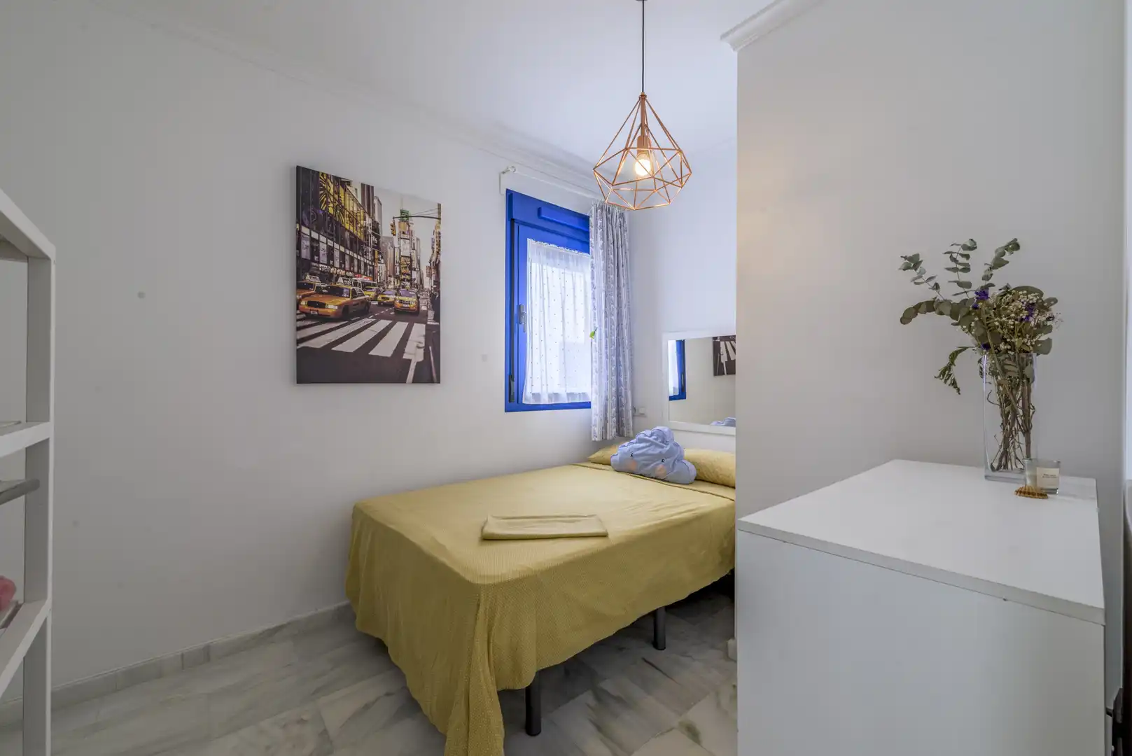 Dormitori de Apartament en venda en Fuengirola amb Aire condicionat, Moblat i Balcó