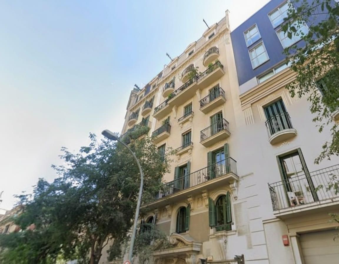 Vista exterior de Piso en venta en  Barcelona Capital con Aire acondicionado, Calefacción y Balcón