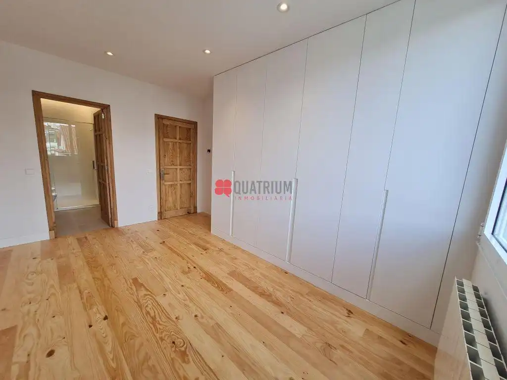 Bedroom of Flat for rent in Santiago de Compostela   with Heating