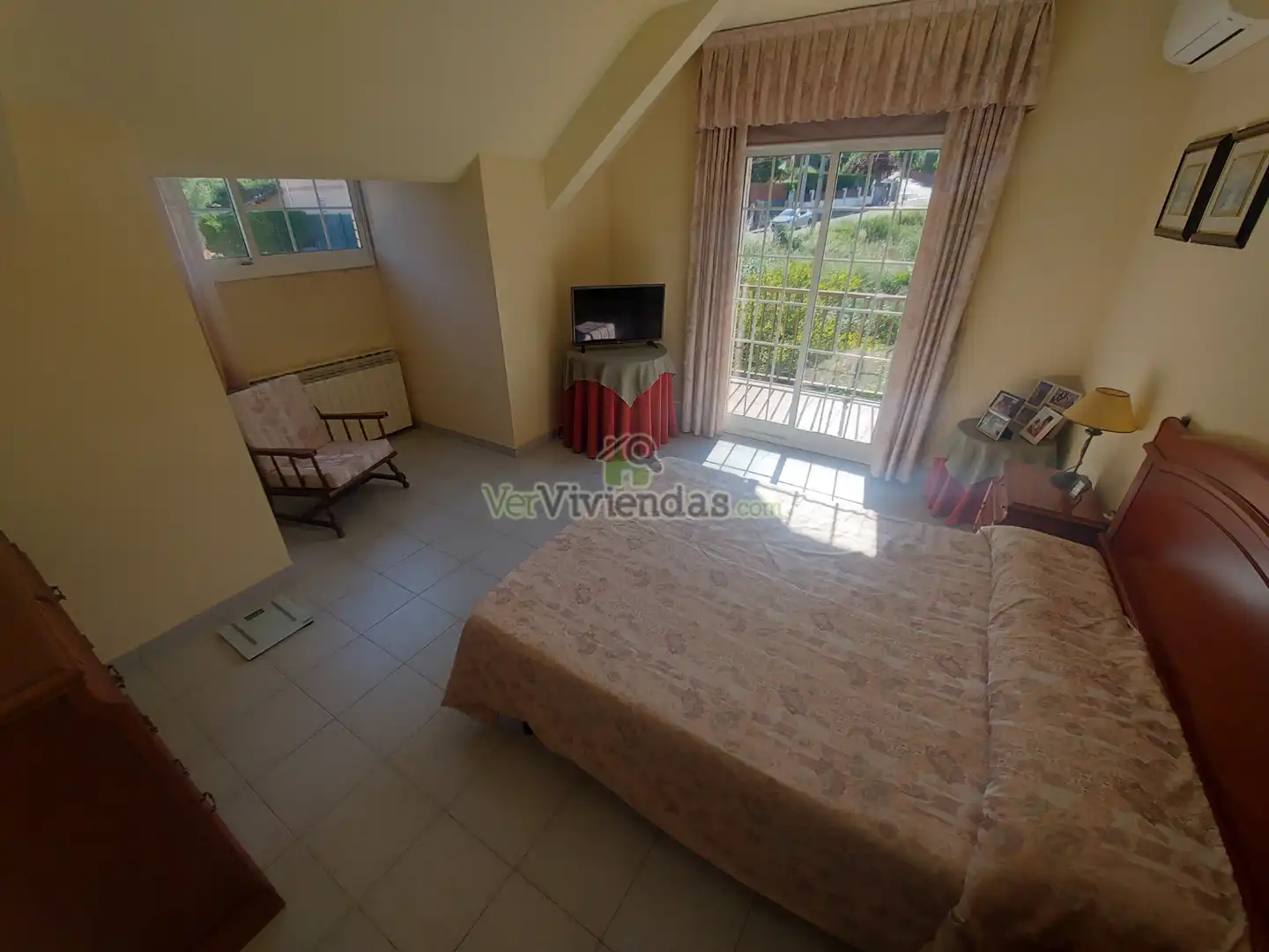 Dormitori de Casa o xalet en venda en Torrelles de Llobregat amb Aire condicionat, Calefacció i Jardí privat
