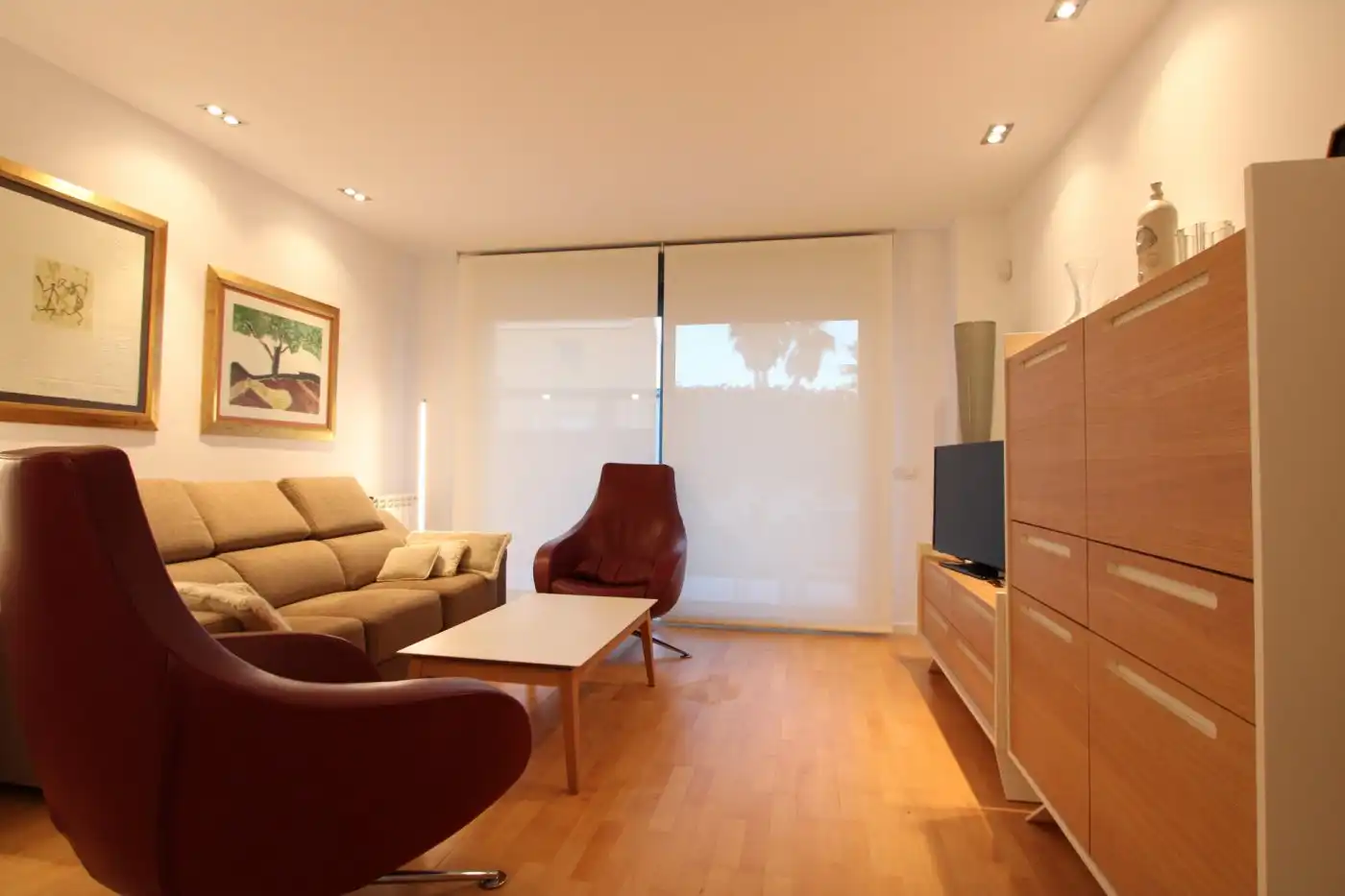 Living room of Detached homes for rent in La Pobla de Vallbona  with Air Conditioner, Heating and Parquet flooring