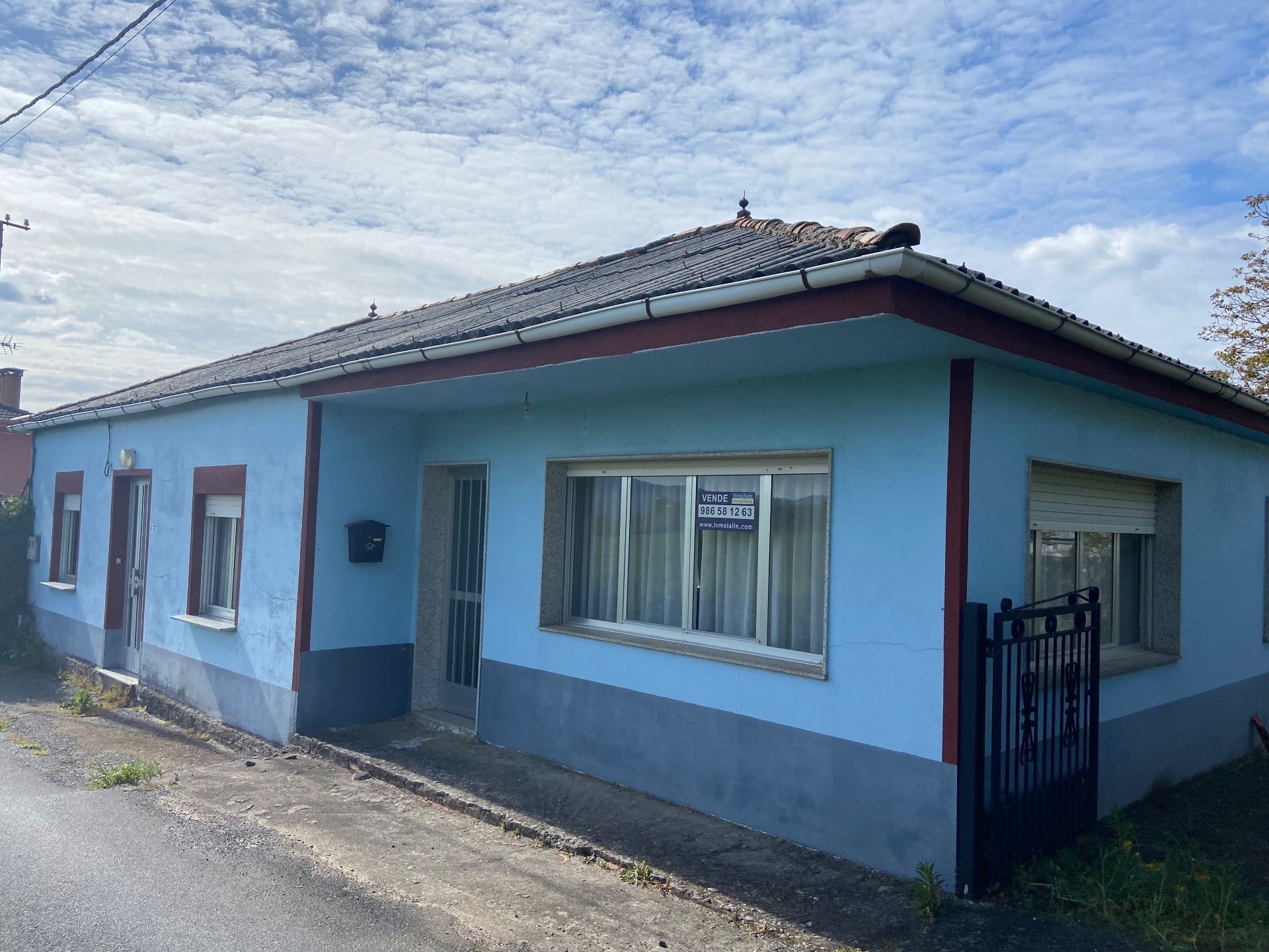 Vista exterior de Finca rústica en venda en Lalín amb Jardí privat