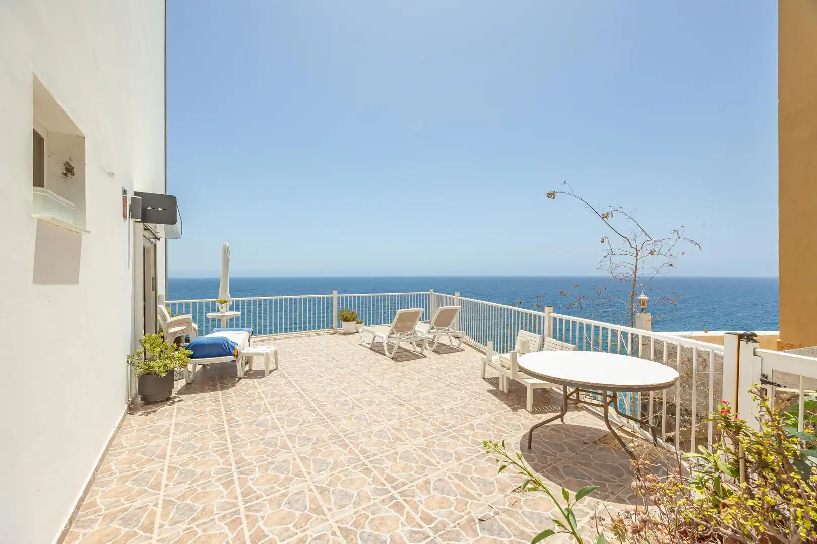 Terraza de Estudio en venta en San Bartolomé de Tirajana con Aire acondicionado, Amueblado y Piscina comunitaria
