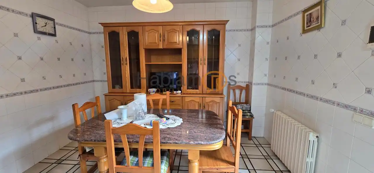Menjador de Casa o xalet en venda en Vilagarcía de Arousa amb Calefacció, Jardí privat i Terrassa
