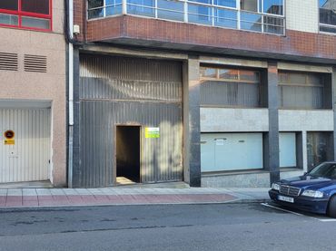 Gewerbefläche zum Verkauf in Av. Santiago, 13, 36680 La Estrada, Pontevedra, España