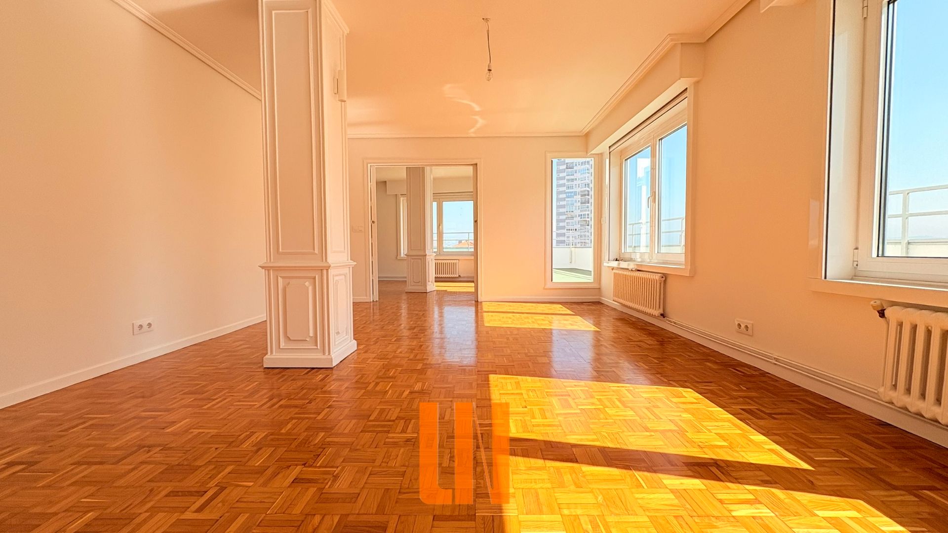 Living room of Flat for sale in A Coruña Capital   with Heating, Parquet flooring and Terrace