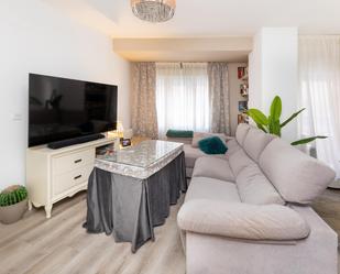 Living room of Flat for sale in  Granada Capital  with Air Conditioner, Heating and Parquet flooring