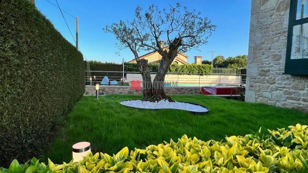 Garden of Houses for sale in Santiago de Compostela   with Heating, Private garden and Storage room