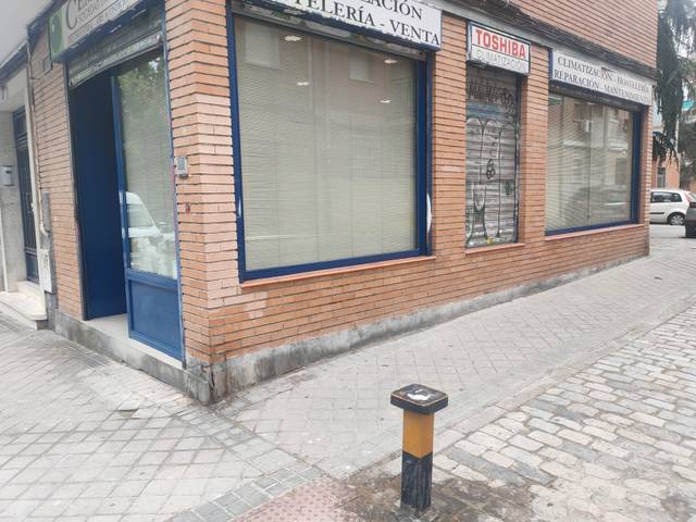 Local comercial en Venta en Avenida de Pablo Neruda en Portazgo