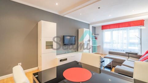 Foto 3 de Piso de alquiler en De Longoria Carbajal, Salesas - Foncalada - Campoamor, Oviedo