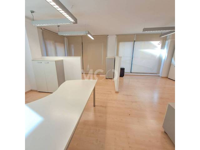 Oficina en Venta en Gurb, 17 en Centre