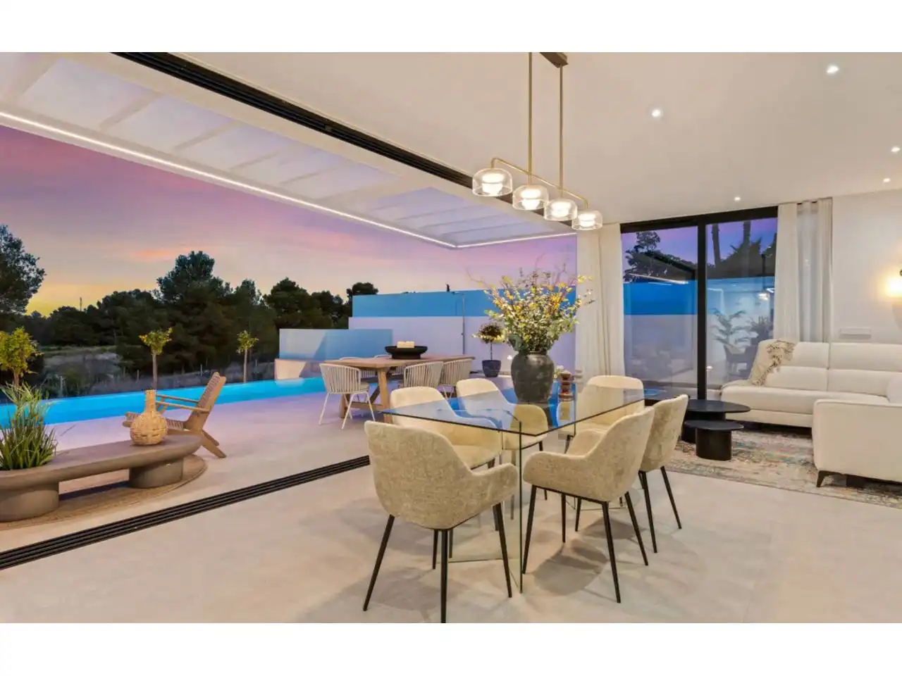 Chalet con piscina en venta en Casco urbano, imagen 34